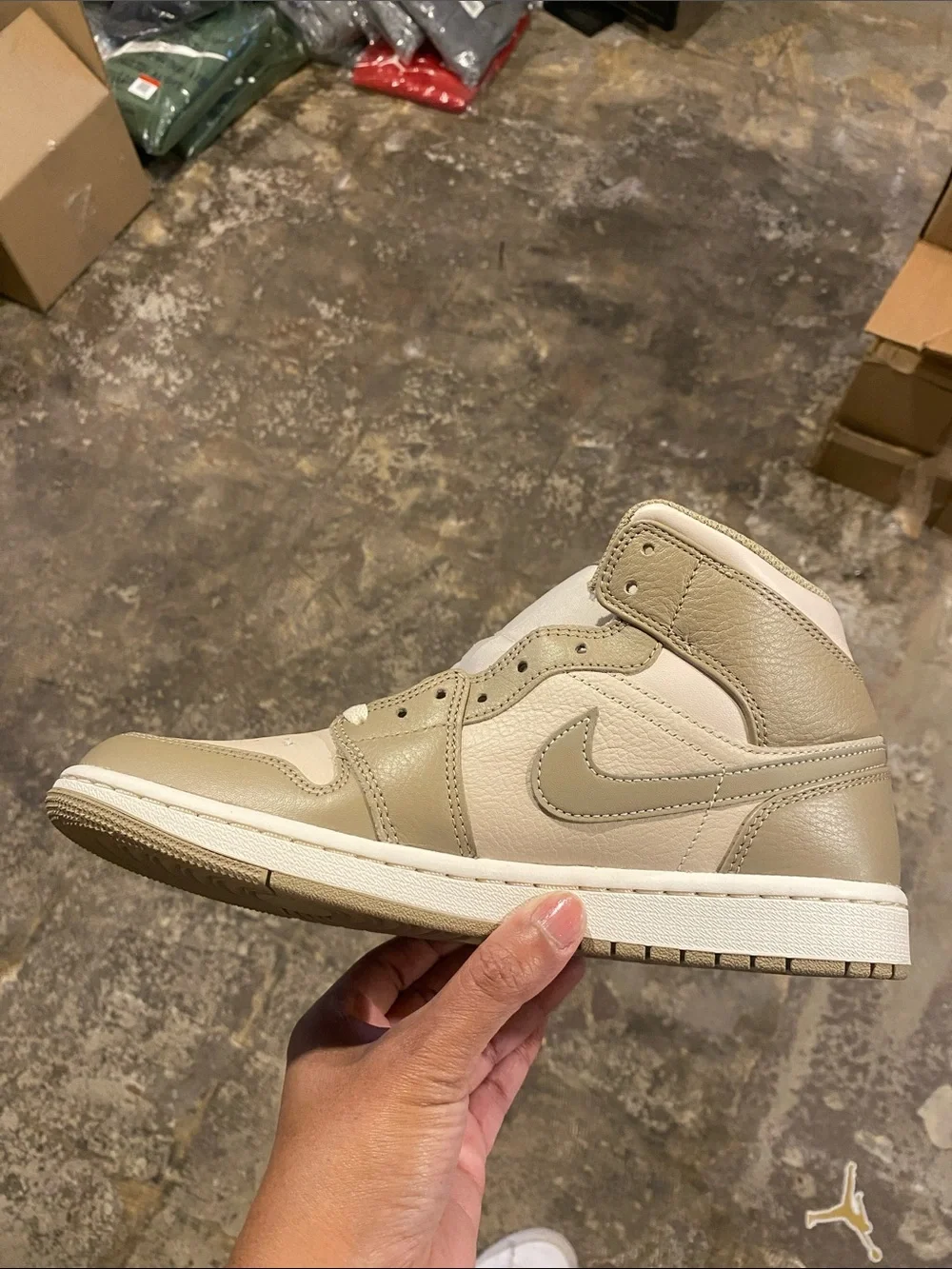 Nike Air Jordan 1 Mid Men's Sneakers - Tan / Cream